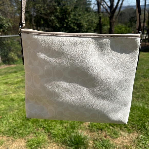 Coach Varsity Stripe Crossbody Bag F38402 Cream Orange Yellow Swingpack 2018 - Picture 5 of 12